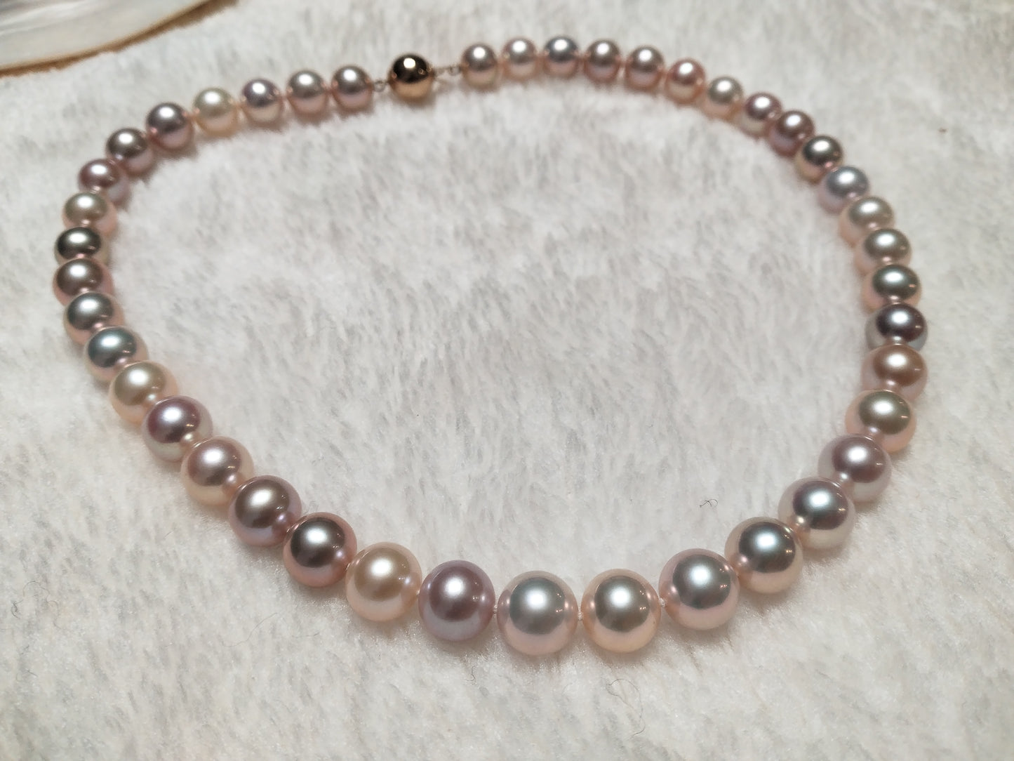 Amazing natural color FW pearl necklace round 10mm 14k gold clasp