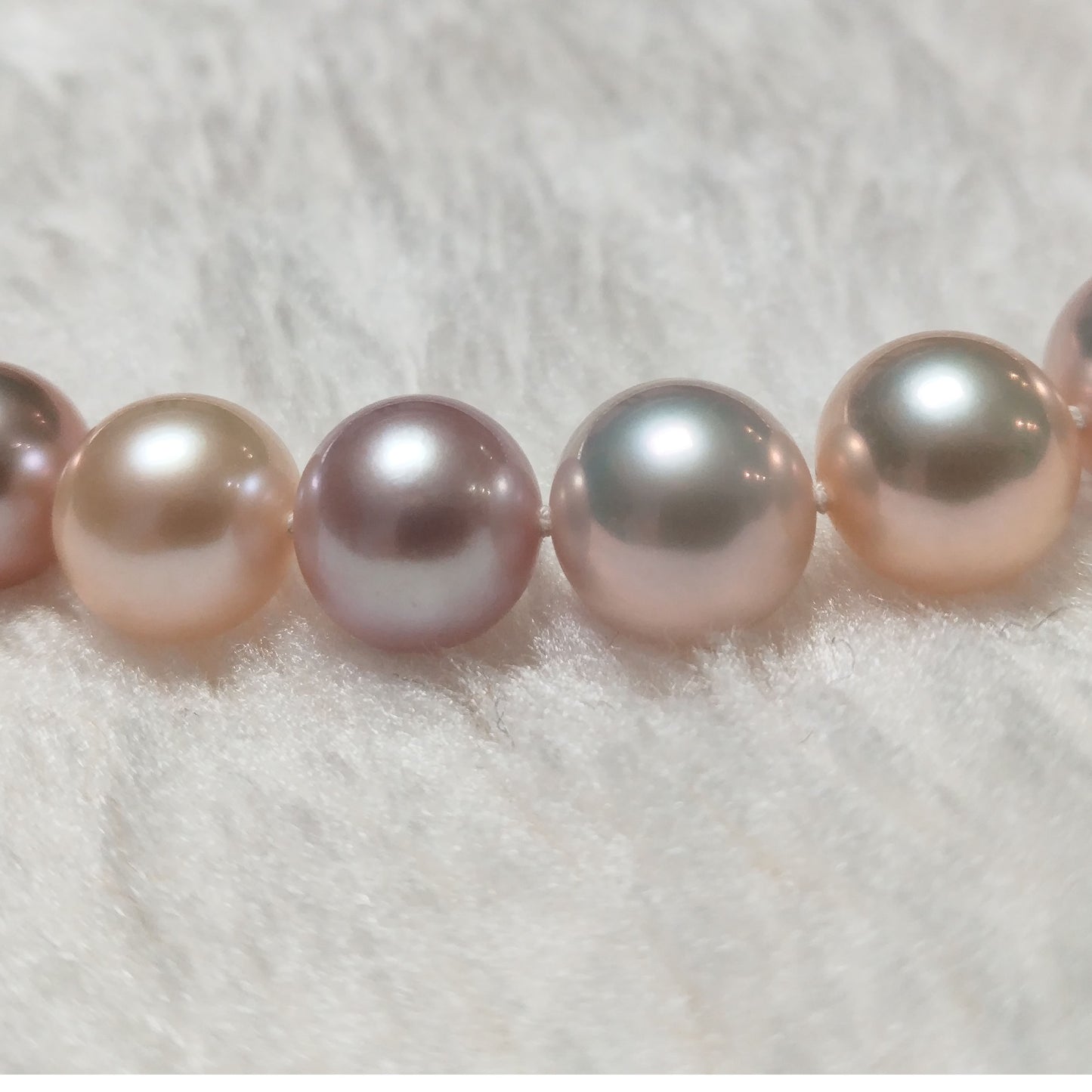 Amazing natural color FW pearl necklace round 10mm 14k gold clasp